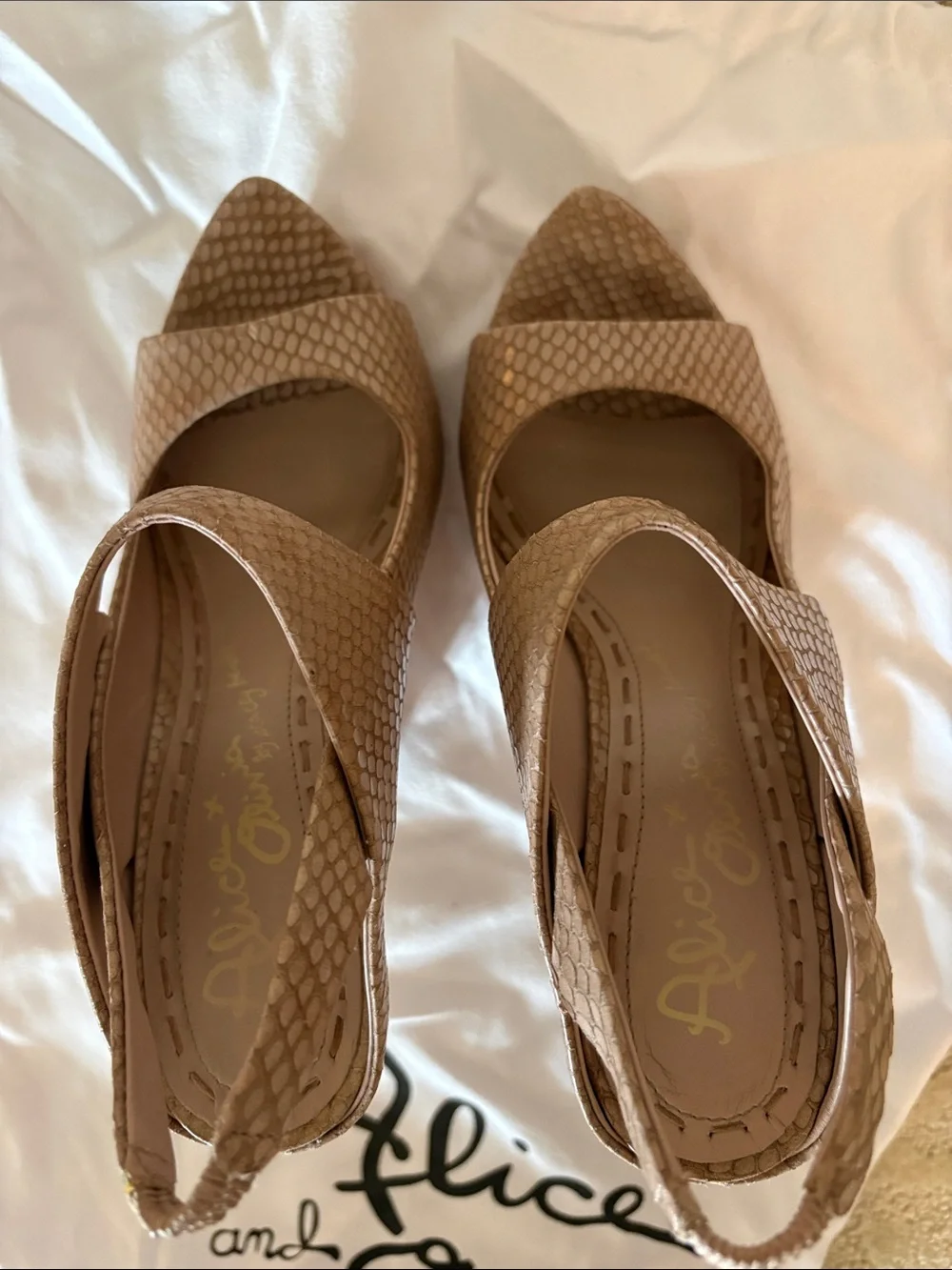 Alice + Olivia vintage stylish
